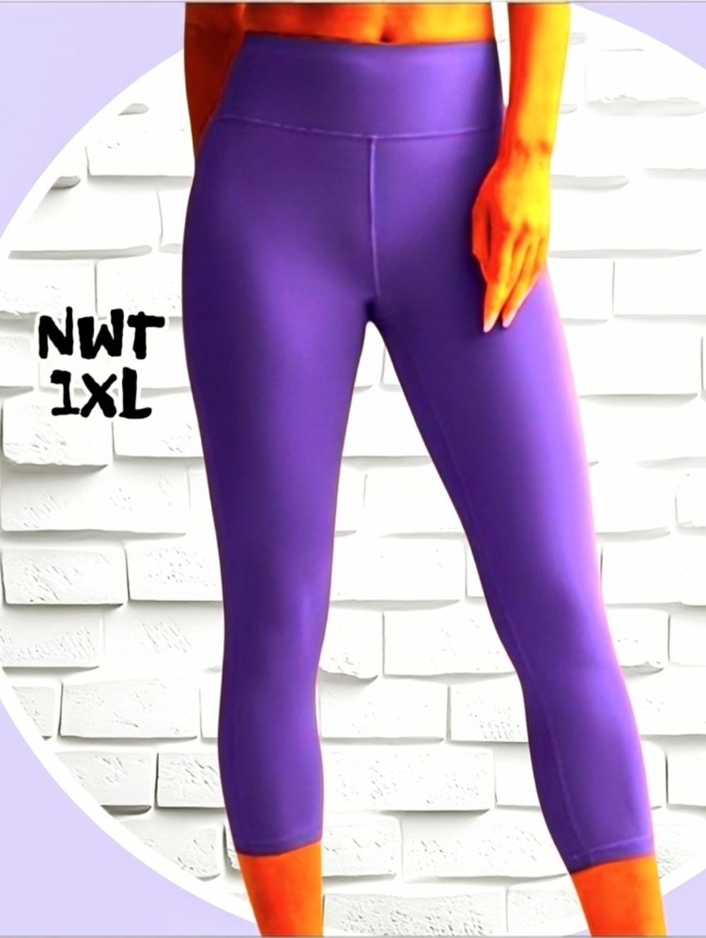 NWT Capri High Waist Compressive Fit Leggings 2 Side Pockets ‐ NOT SHINY